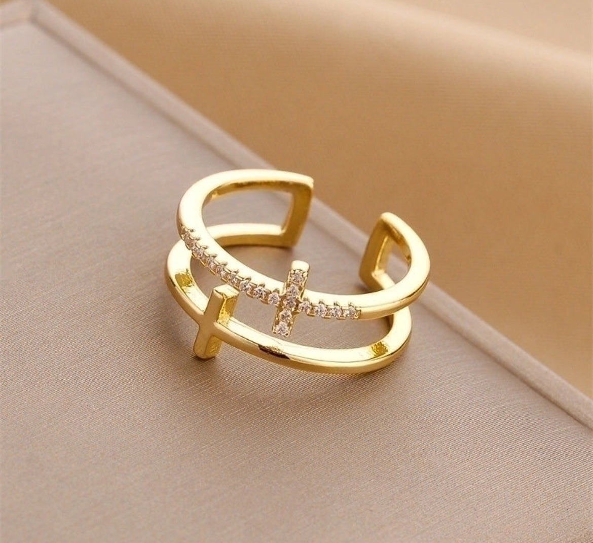 Double Cross Ring
