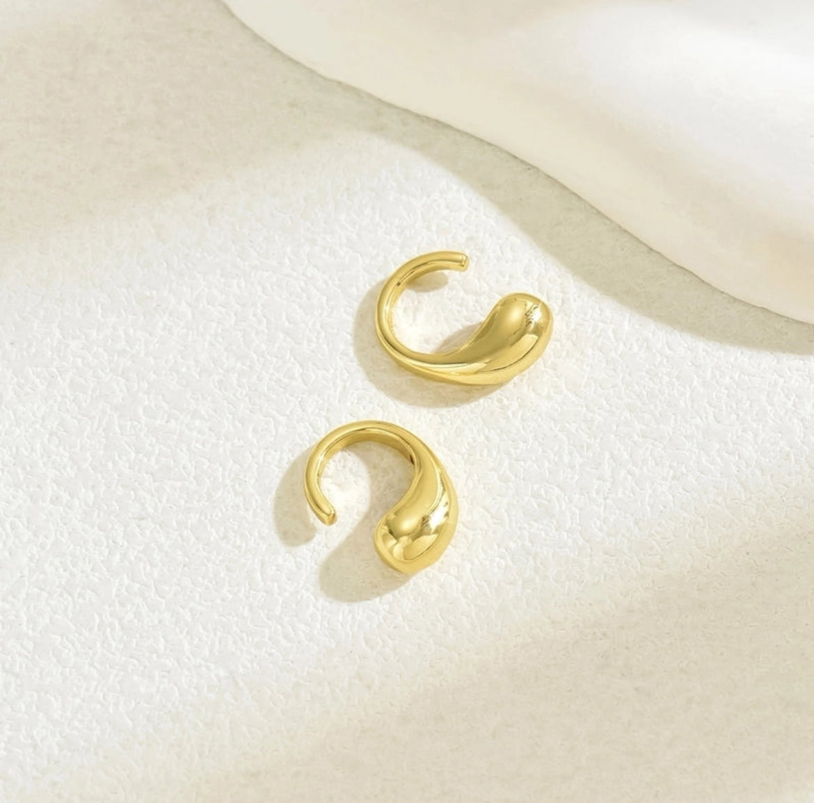 Diana single ear cuff