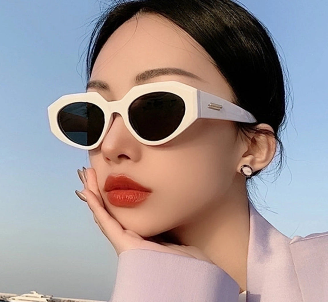 Cat eye retro sunglasses