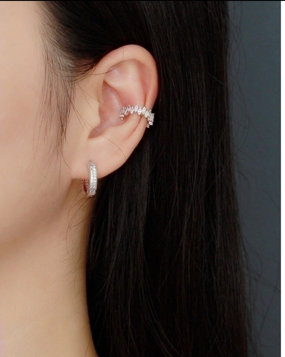 Pompom Single Ear Cuff